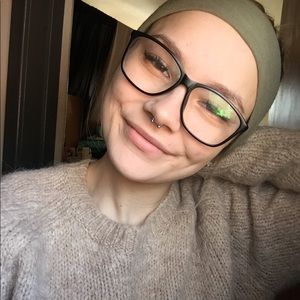 Meet your Posher, Emilee